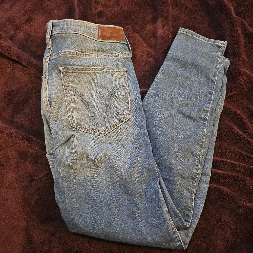 Hollister Mid-Rise Super Skinny